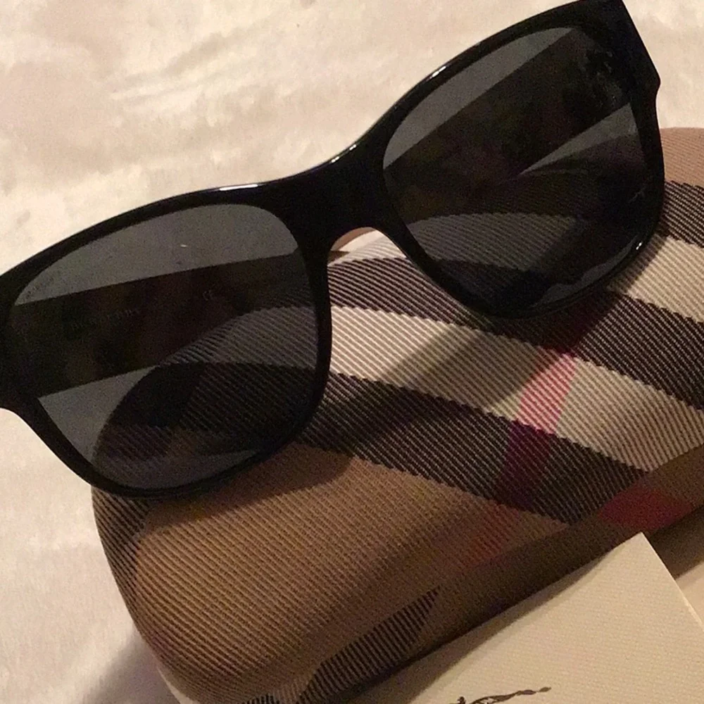 Burberry Sunglasses - Picture 2 of 13